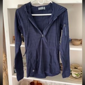 NWT Athleta UPF Navy Hoodie/Rash Guard Half Zip Size Small